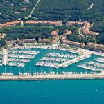 Passeggiata al tramonto a Punta Ala con aperitivo sul porto